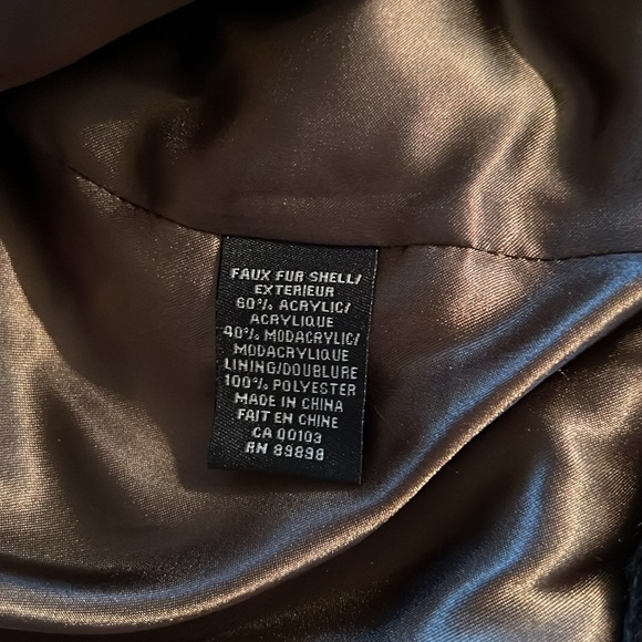 Outdoor Edition by Parkhurst Faux Fir Vest SZ L - Picture 10 of 12